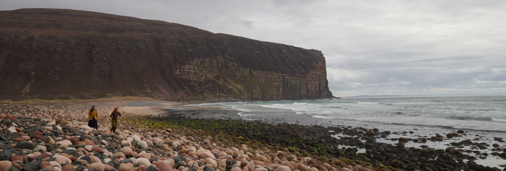 two people on rackwick beach