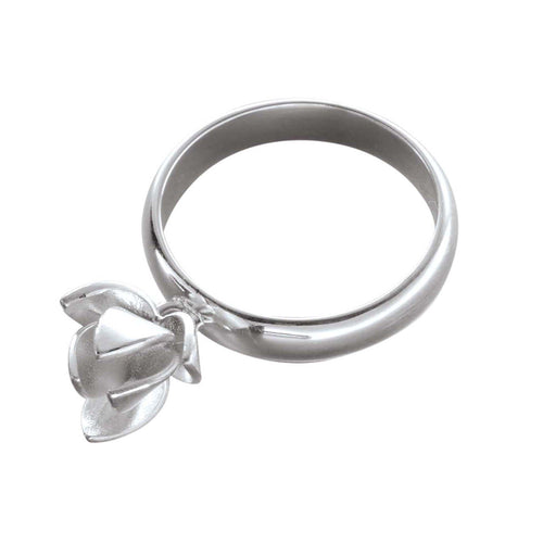 Ola Gorie silver Clova ring, modern flower design